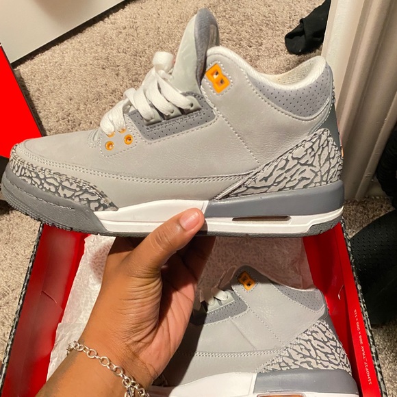 Air Jordan 3 Retro in GRADE SCHOOL ( 6Y)